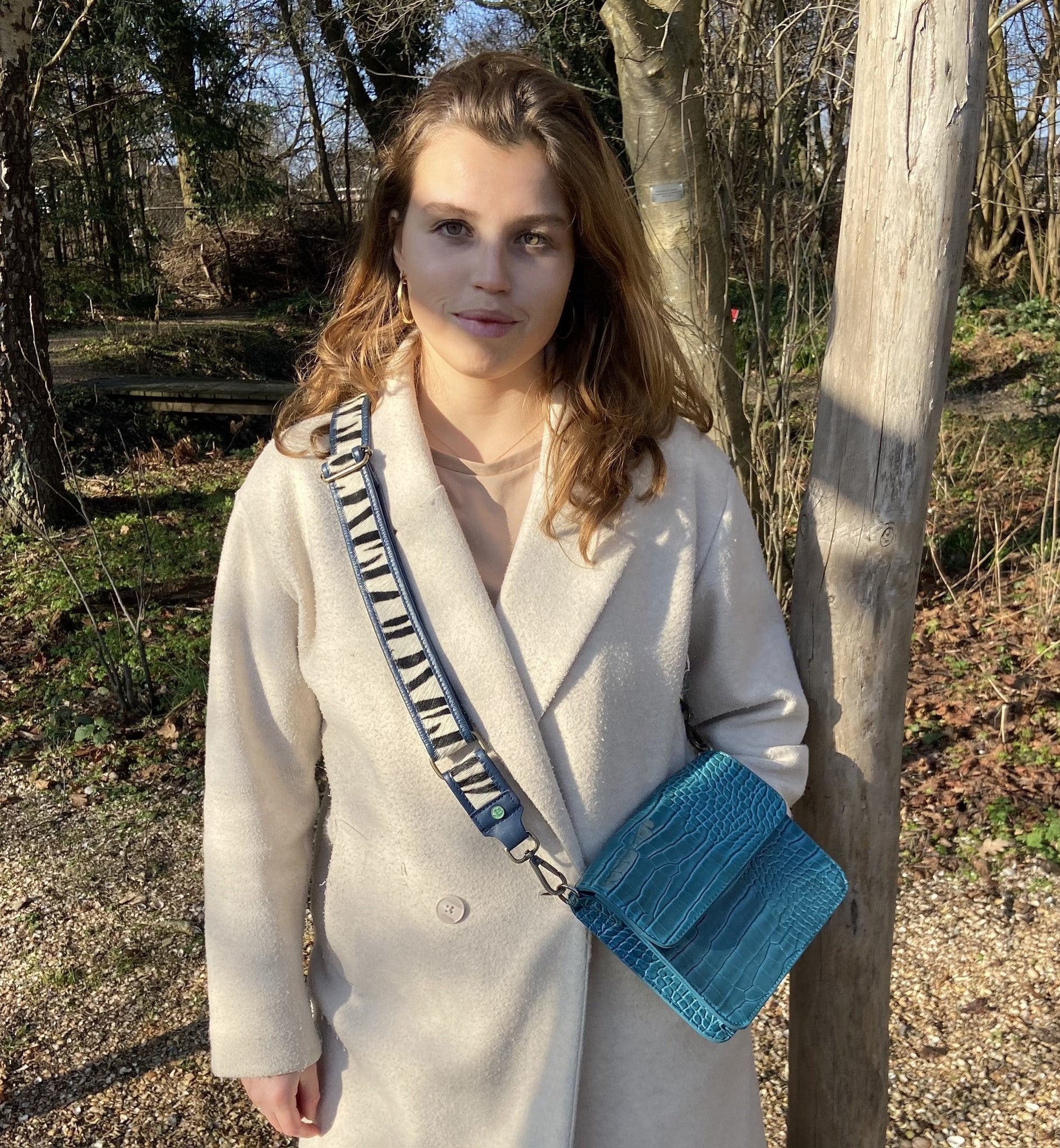 bagstrap-zara-dwam-dogwithamission-phonecord