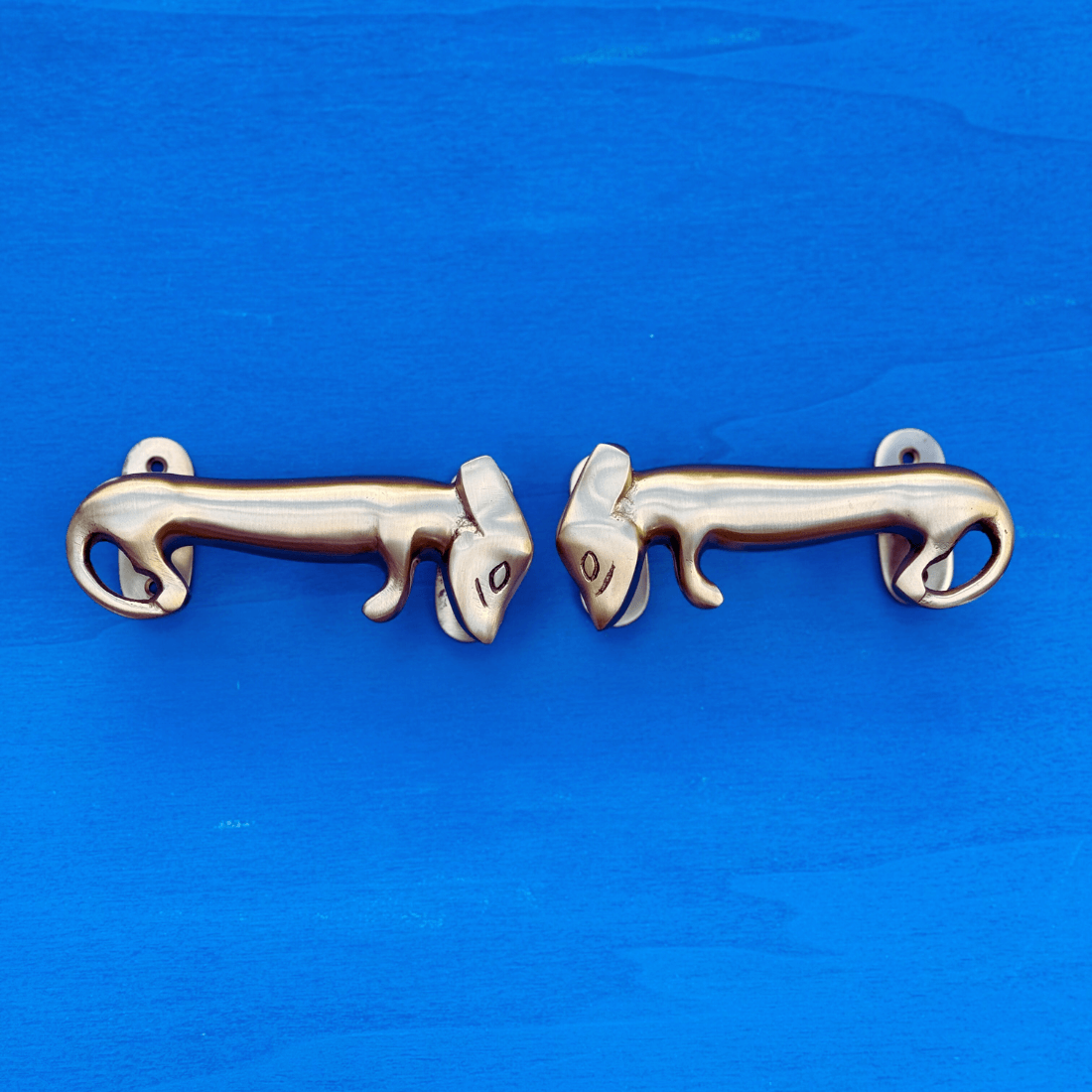 Dog-with-a-mission-Dachshund-deurklink-set-2