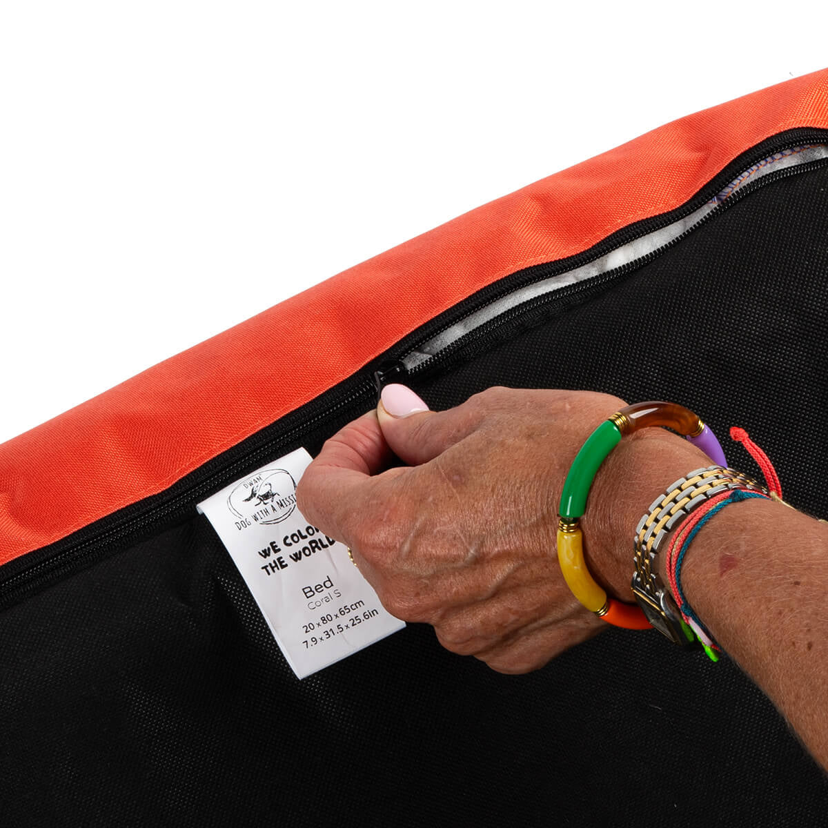 Dog-with-a-mission-honden-kussen-zacht-buiten-booster-coral