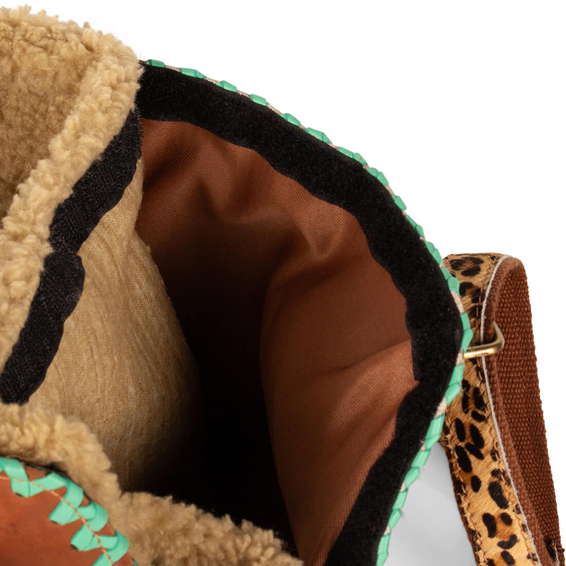 Leopard Lily hondentas luipaardprint leer met uitneembare wasbare teddyvoering - Dog with a Mission