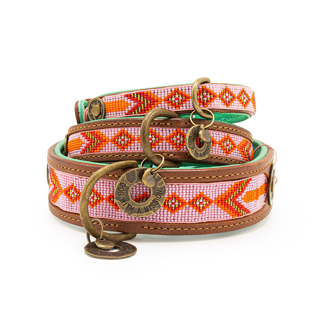 dog-with-a-mission-sweet-mae-hondenhalsband-roze-kralen-op-leer-labrador