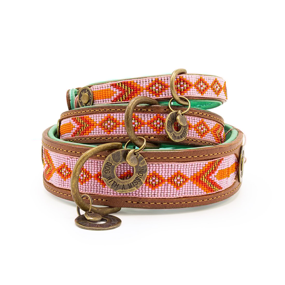 dog-with-a-mission-sweet-mae-hondenhalsband-roze-kralen-op-leer-labrador