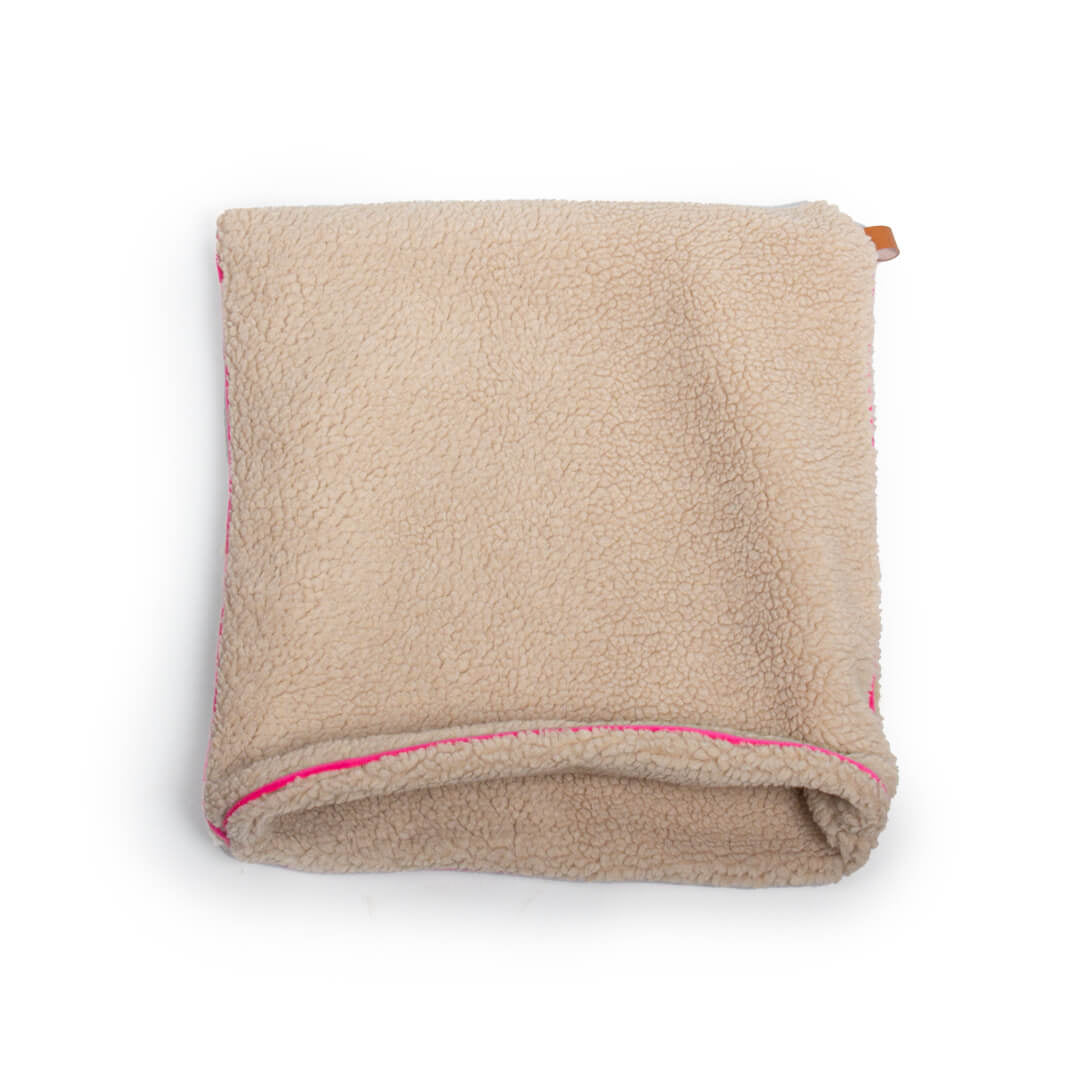 Dog-with-a-mission-Teddy-Dream-super-soft-blanket-pillow-pink