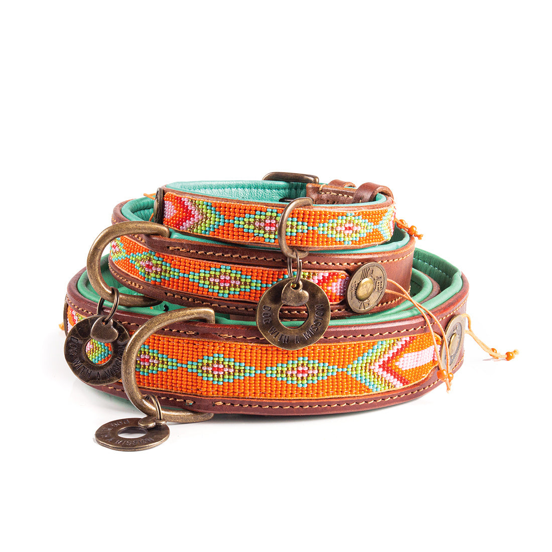 Beads Tiger Lily halsband detail kleurrijke oranje geel kralen Dog with a Mission DWAM
