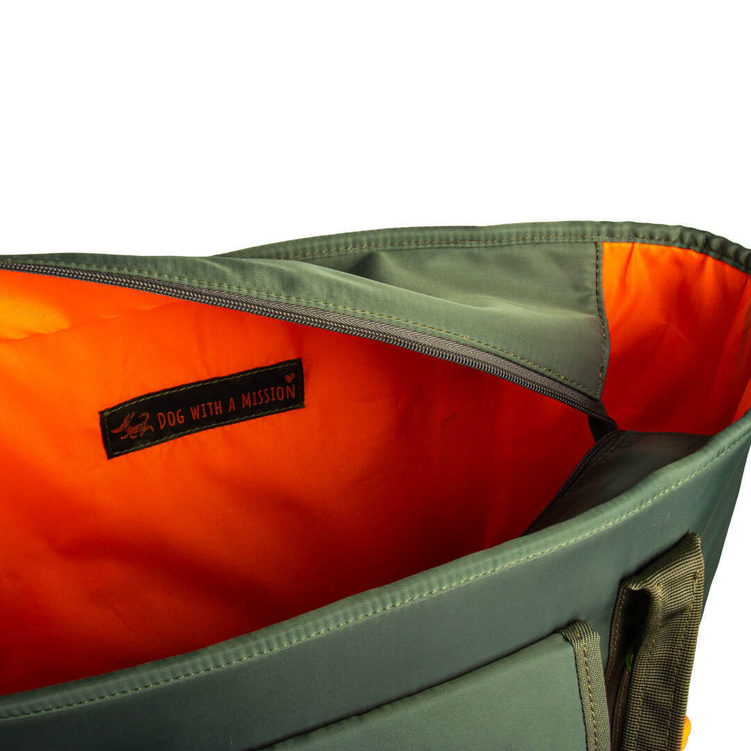 Dog-with-a-mission-Travel-mate-uniek-reistas-honden