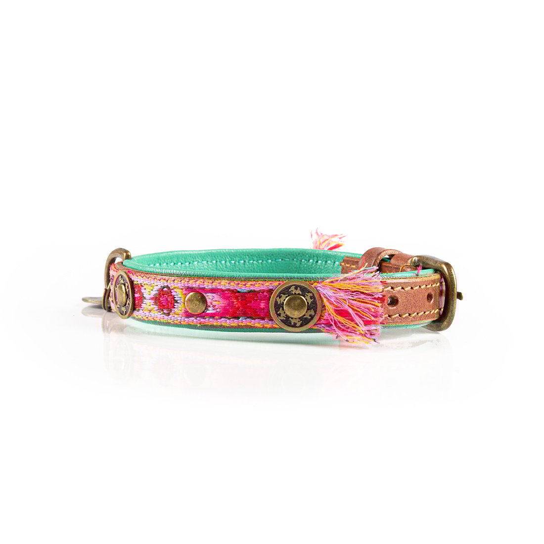 Boho Rosa hondenhalsband S op kleine hond - Dog with a Mission DWAM Boho collectie