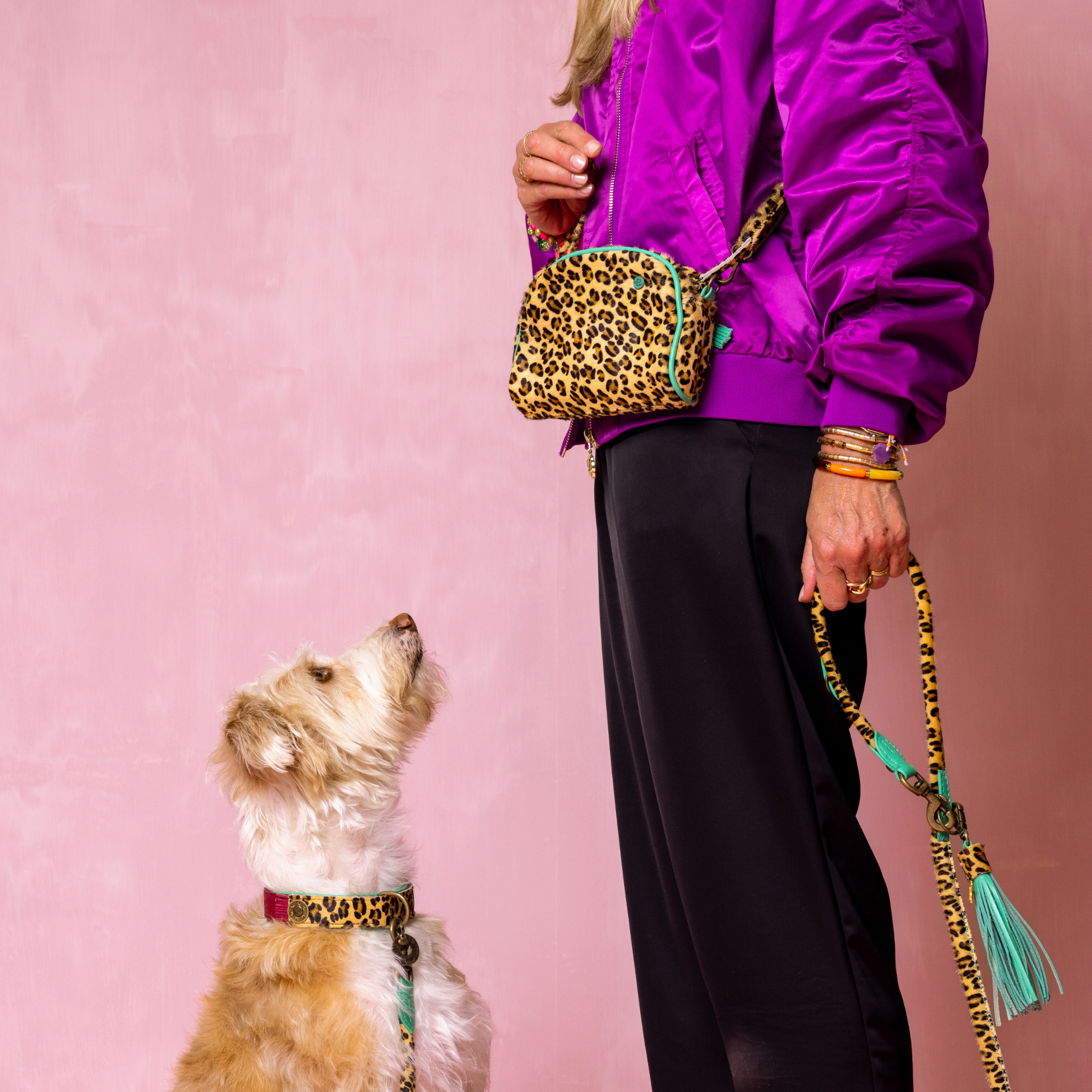Walk The Dog Lou Lou tas crossbody gedragen wandeling
