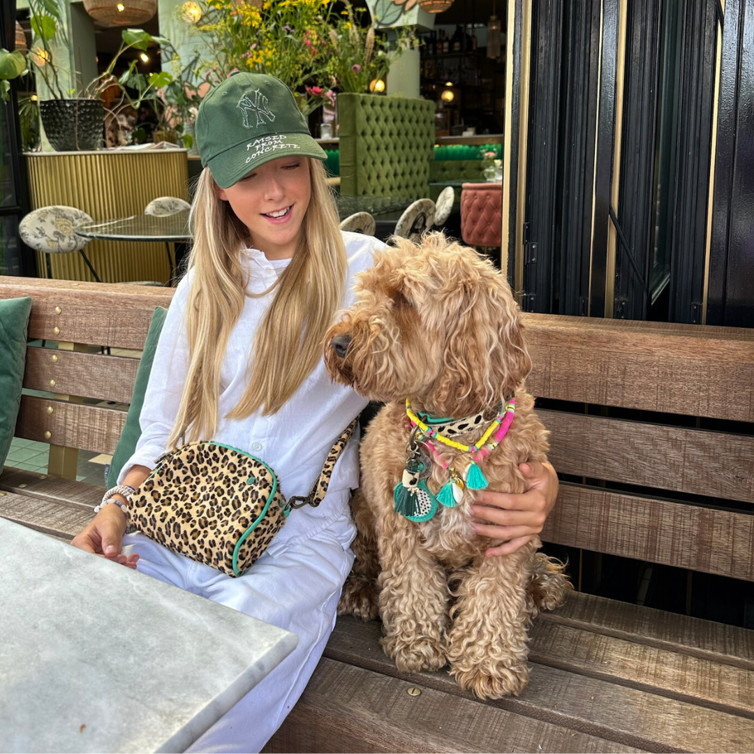 Walk The Dog Lou Lou Crossbody Tasche