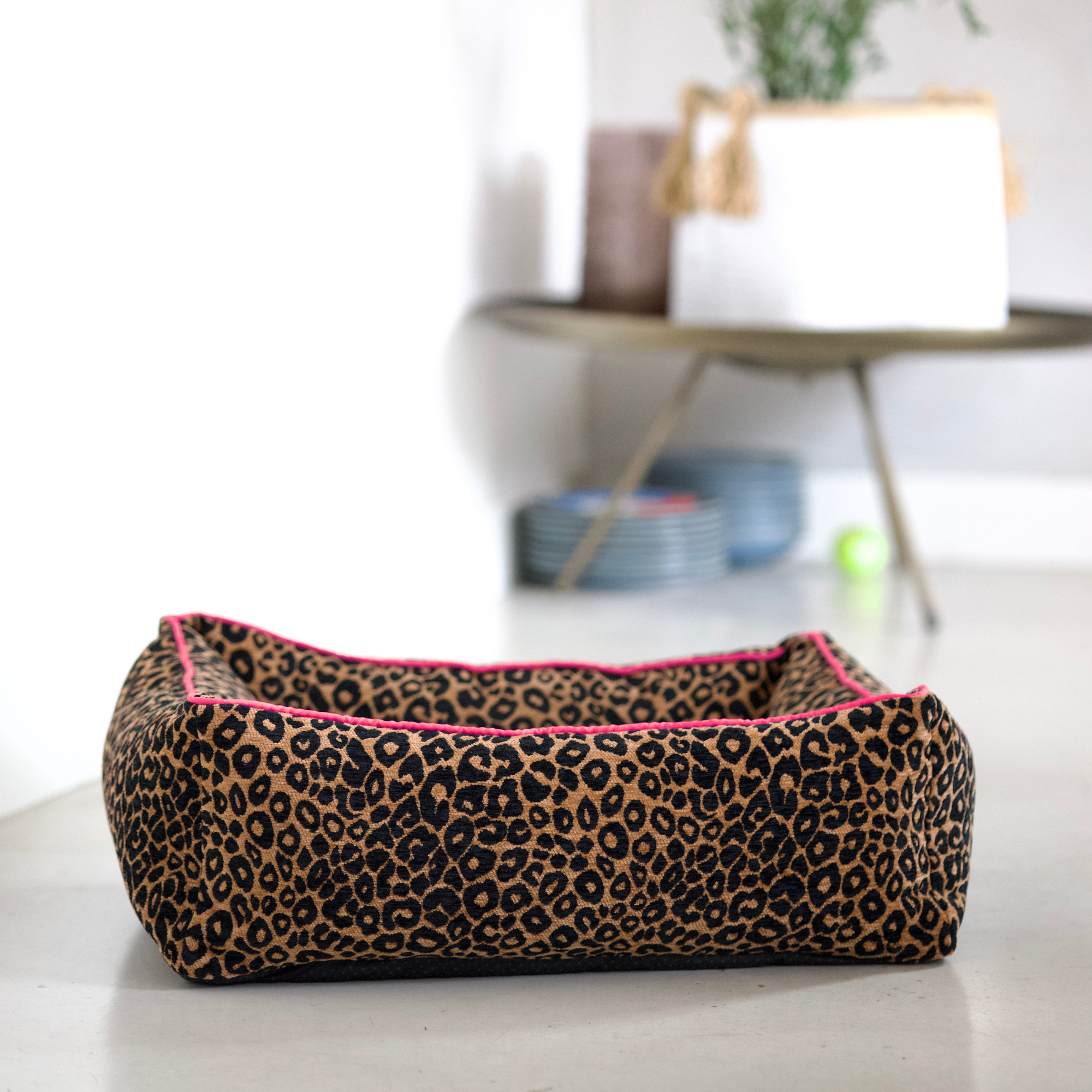 Lazy Leopard Dog Bed L (75x90cm / 90x100)