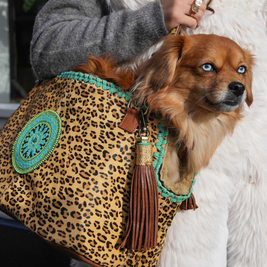 Leopard Lily hondentas luipaardprint leer met Pomeranian - Dog with a Mission hondendrager tot 8kg

