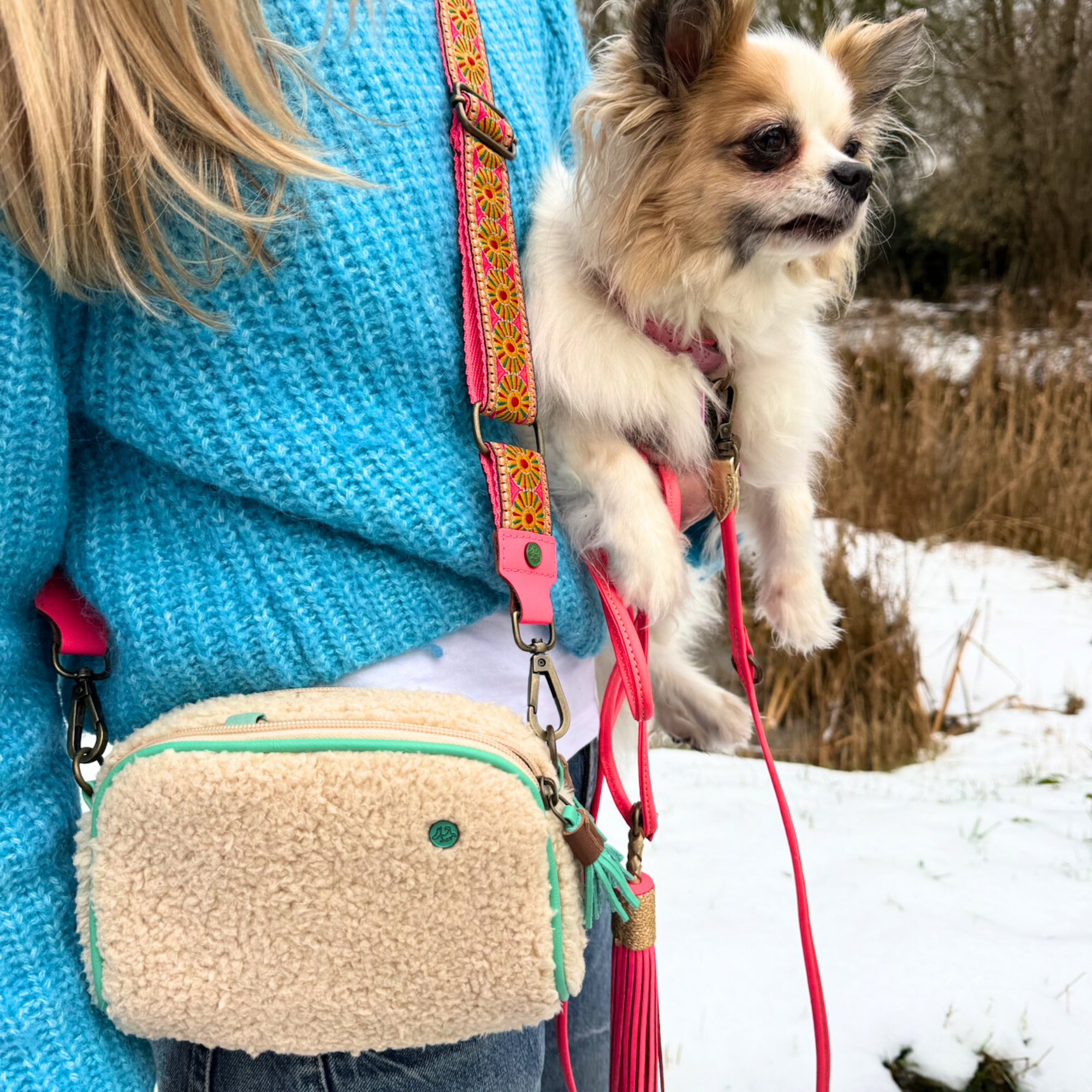 Walk The Dog crossbody tas poepzakjeshouder teddy